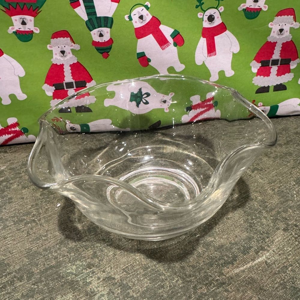 Vintage Pre 1970s Anchor Hocking Chip /Dip Set Bowl * BOWL ONLY* Wavy/Fluted Rim